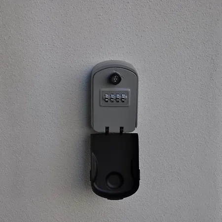 Apartment Montallegro 32m Free Parking Genoa