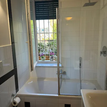 Montallegro 32m Free Parking Genua